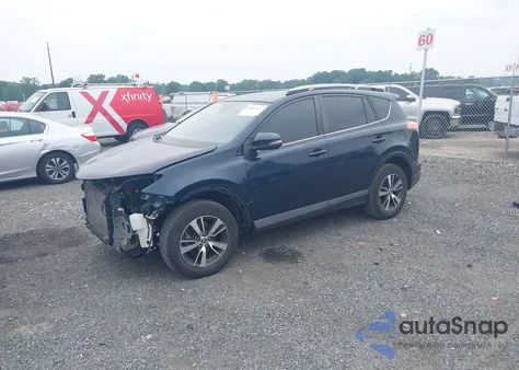 2017 Toyota Rav4 Xle z USA, uszkodzony, nr VIN JTMRFREVXHJ706767